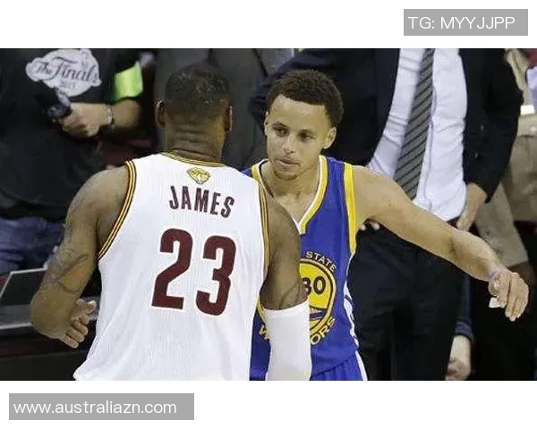 库里表现不俗，再获最佳球员称号，篮球传奇再现辉煌