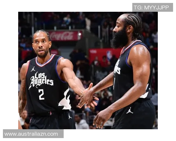 热火队客场战胜76人，取得关键胜利：硬仗中的精彩表现